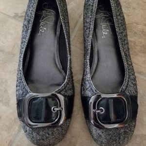 Black & White Life Stride Shoes